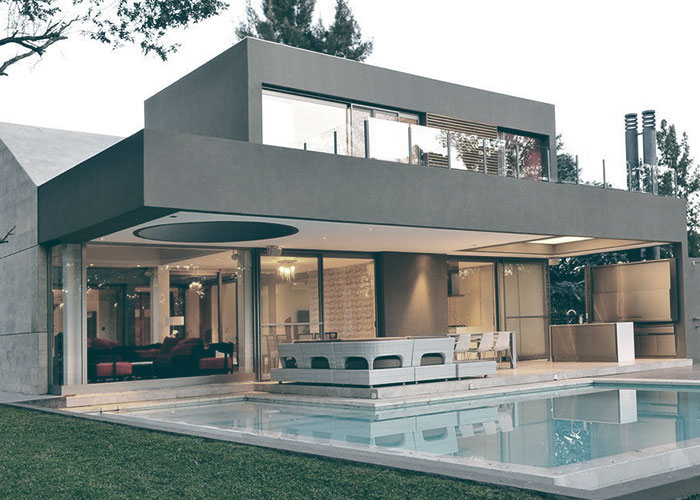 Preciosos chalet de obra moderna y arquitectura bella con piscina, jardín y dos plantas